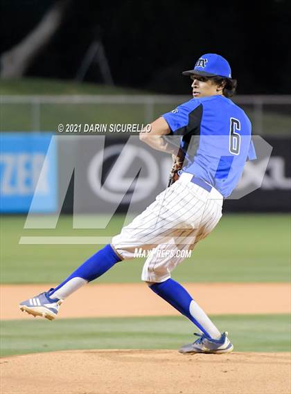 Thumbnail 1 in Salpointe Catholic vs Mesquite (AIA 4A Final) photogallery.