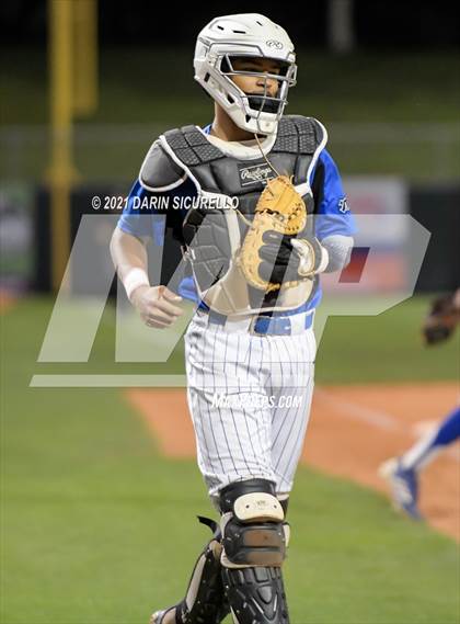 Thumbnail 1 in Salpointe Catholic vs Mesquite (AIA 4A Final) photogallery.