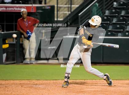 Thumbnail 2 in Salpointe Catholic vs Mesquite (AIA 4A Final) photogallery.