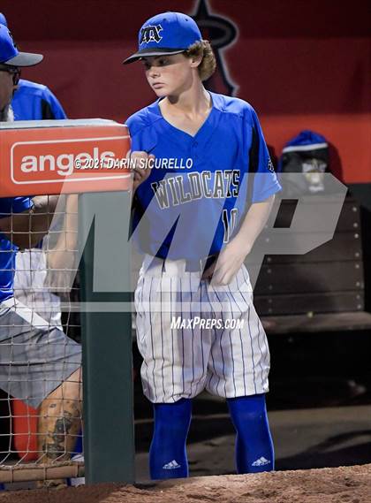 Thumbnail 1 in Salpointe Catholic vs Mesquite (AIA 4A Final) photogallery.