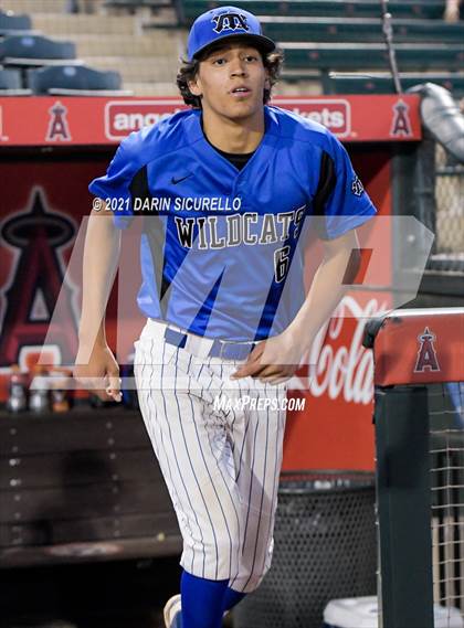 Thumbnail 3 in Salpointe Catholic vs Mesquite (AIA 4A Final) photogallery.