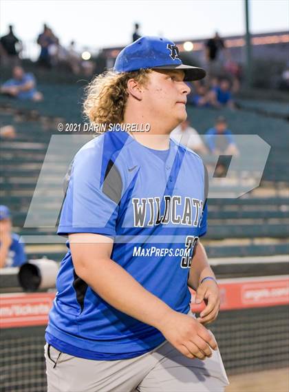 Thumbnail 2 in Salpointe Catholic vs Mesquite (AIA 4A Final) photogallery.