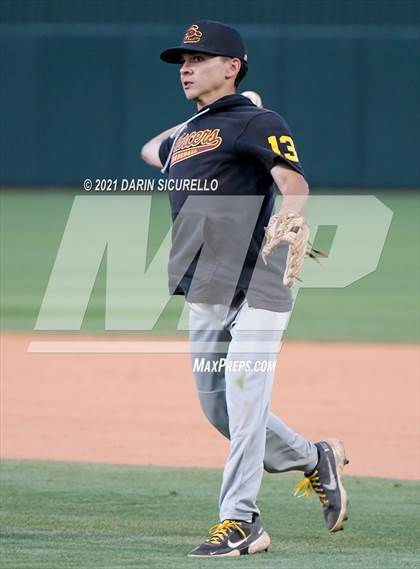 Thumbnail 2 in Salpointe Catholic vs Mesquite (AIA 4A Final) photogallery.