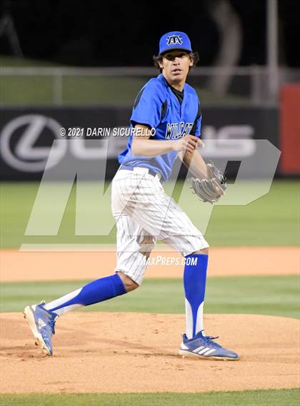 Thumbnail 1 in Salpointe Catholic vs Mesquite (AIA 4A Final) photogallery.