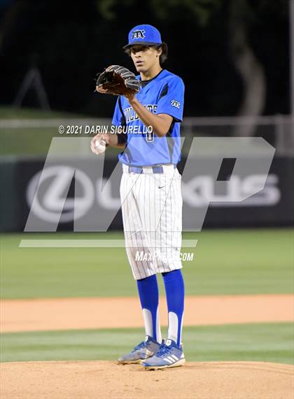 Thumbnail 2 in Salpointe Catholic vs Mesquite (AIA 4A Final) photogallery.