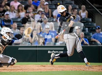 Thumbnail 2 in Salpointe Catholic vs Mesquite (AIA 4A Final) photogallery.