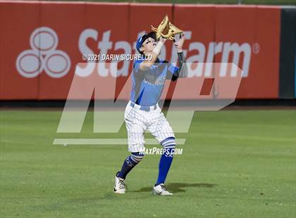 Thumbnail 2 in Salpointe Catholic vs Mesquite (AIA 4A Final) photogallery.
