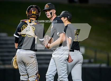 Thumbnail 3 in Salpointe Catholic vs Mesquite (AIA 4A Final) photogallery.