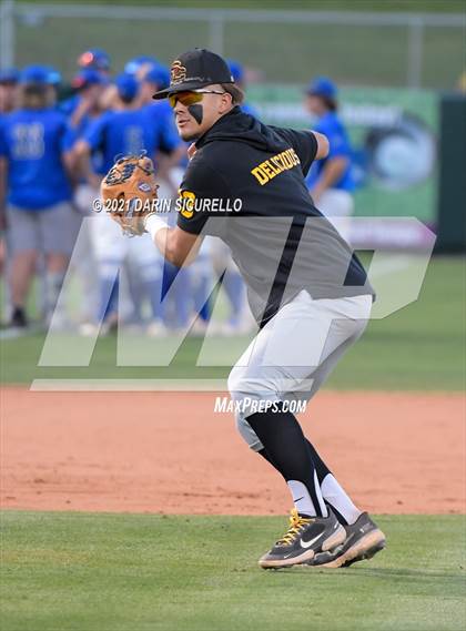 Thumbnail 3 in Salpointe Catholic vs Mesquite (AIA 4A Final) photogallery.