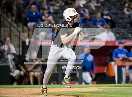 Thumbnail 2 in Salpointe Catholic vs Mesquite (AIA 4A Final) photogallery.