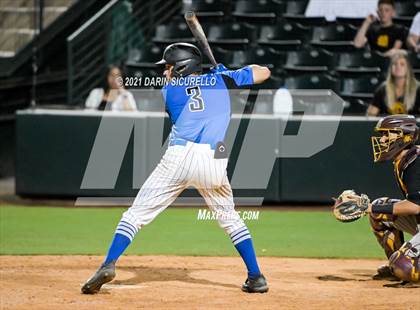 Thumbnail 3 in Salpointe Catholic vs Mesquite (AIA 4A Final) photogallery.