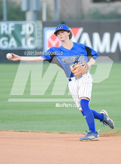 Thumbnail 3 in Salpointe Catholic vs Mesquite (AIA 4A Final) photogallery.