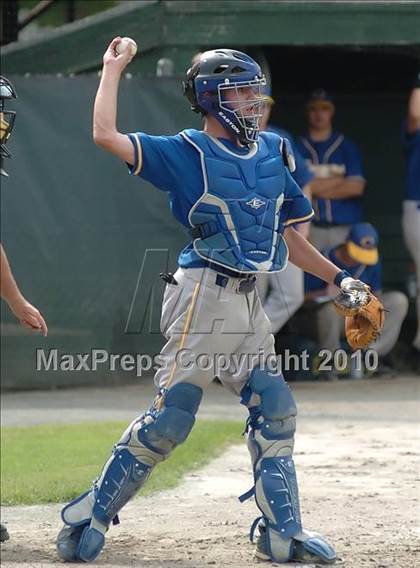 Thumbnail 3 in Haddam-Killingworth vs. Holy Cross (CIAC Class M Quarterfinal) photogallery.