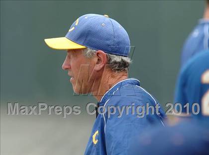 Thumbnail 2 in Haddam-Killingworth vs. Holy Cross (CIAC Class M Quarterfinal) photogallery.