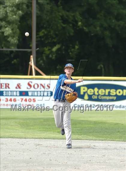 Thumbnail 3 in Haddam-Killingworth vs. Holy Cross (CIAC Class M Quarterfinal) photogallery.