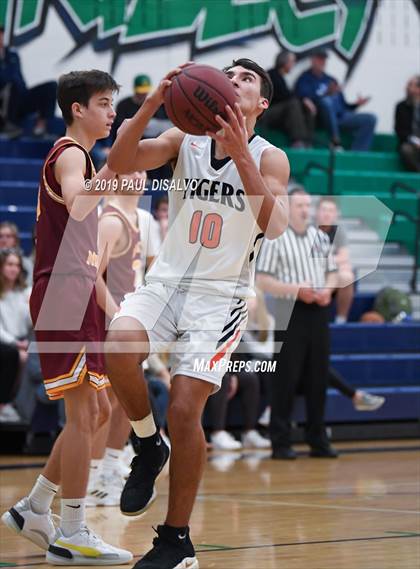 Thumbnail 3 in Grand Junction vs. Rocky Mountain photogallery.