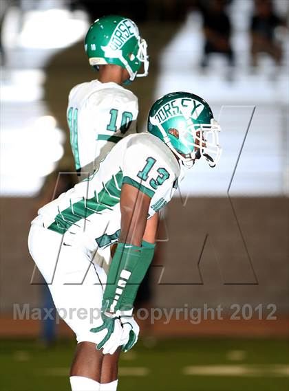 Thumbnail 3 in Dorsey vs. Paraclete photogallery.