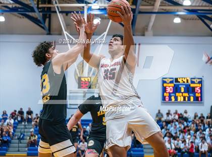 Thumbnail 3 in St. Louis vs. Nanakuli (HHSAA Division 1 Quarterfinal) photogallery.