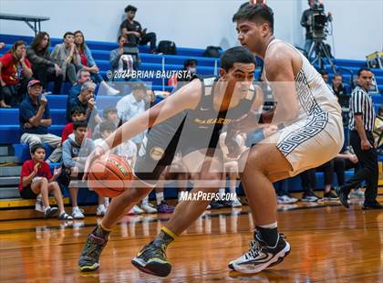 Thumbnail 3 in St. Louis vs. Nanakuli (HHSAA Division 1 Quarterfinal) photogallery.