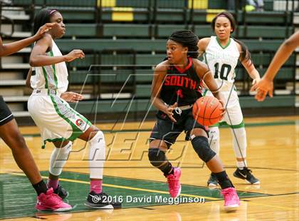 Thumbnail 2 in South Grand Prairie @ DeSoto photogallery.