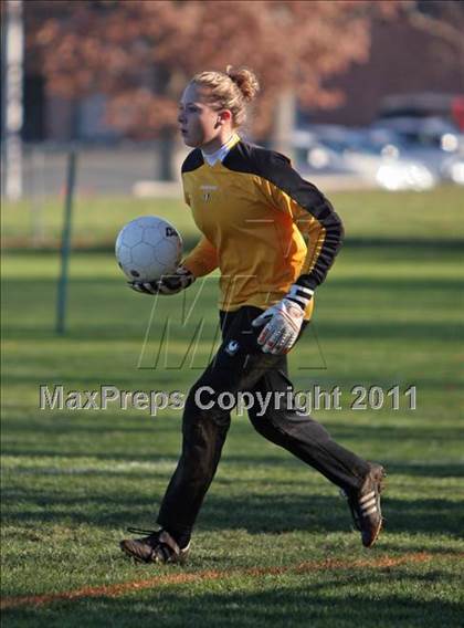 Thumbnail 2 in Lyman Memorial @ Northwest Catholic (CIAC Class M Quarterfinal) photogallery.