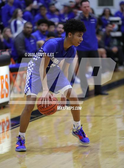 Thumbnail 2 in Chillicothe vs. Pickerington North (OHSAA D1 District Semifinal) photogallery.