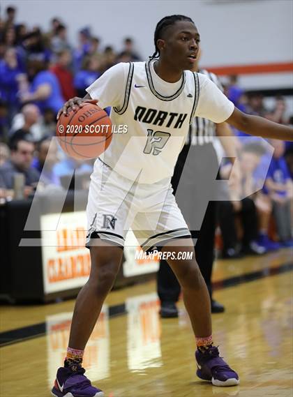 Thumbnail 2 in Chillicothe vs. Pickerington North (OHSAA D1 District Semifinal) photogallery.