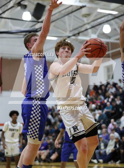 Thumbnail 2 in Chillicothe vs. Pickerington North (OHSAA D1 District Semifinal) photogallery.