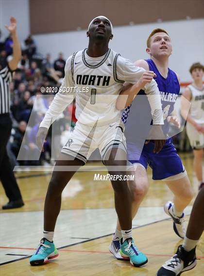 Thumbnail 3 in Chillicothe vs. Pickerington North (OHSAA D1 District Semifinal) photogallery.