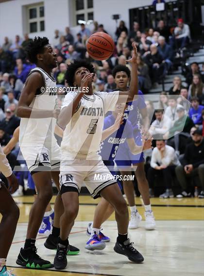 Thumbnail 2 in Chillicothe vs. Pickerington North (OHSAA D1 District Semifinal) photogallery.