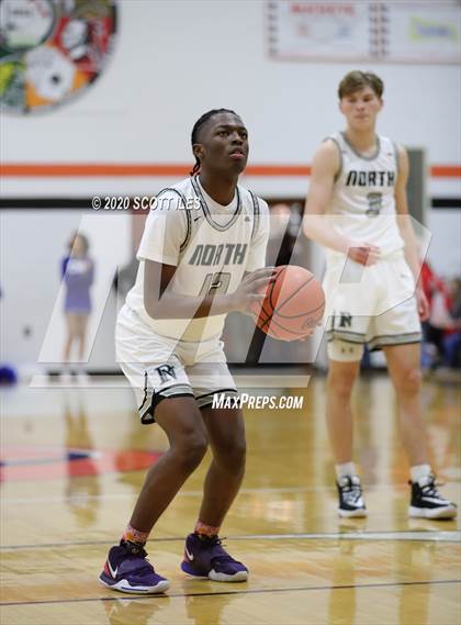 Thumbnail 1 in Chillicothe vs. Pickerington North (OHSAA D1 District Semifinal) photogallery.