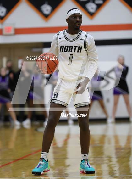 Thumbnail 2 in Chillicothe vs. Pickerington North (OHSAA D1 District Semifinal) photogallery.