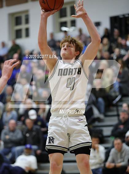 Thumbnail 3 in Chillicothe vs. Pickerington North (OHSAA D1 District Semifinal) photogallery.