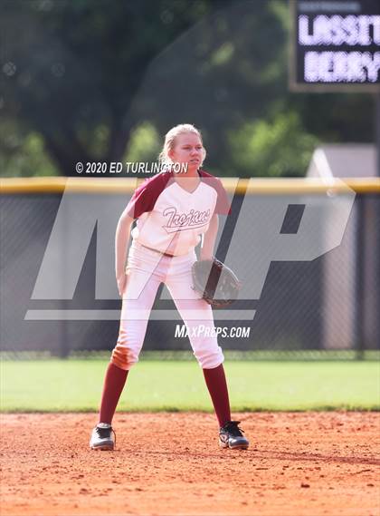 Thumbnail 2 in Lassiter At Sprayberry photogallery.