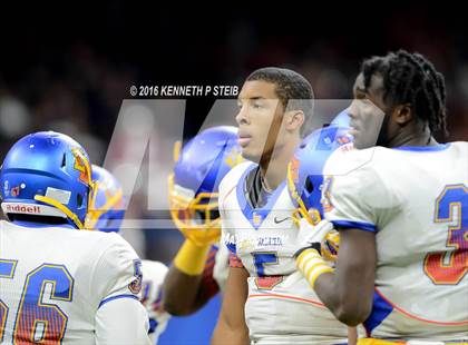 Thumbnail 1 in West Monroe vs. Landry-Walker (LHSAA Class 5A Final) photogallery.