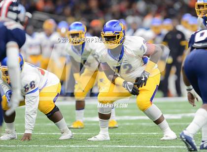 Thumbnail 3 in West Monroe vs. Landry-Walker (LHSAA Class 5A Final) photogallery.