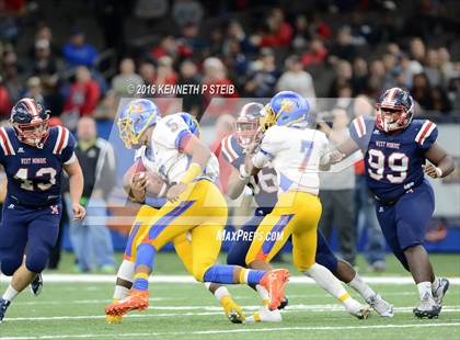 Thumbnail 3 in West Monroe vs. Landry-Walker (LHSAA Class 5A Final) photogallery.
