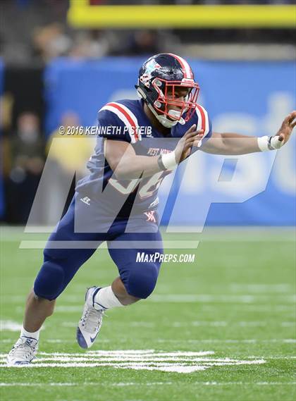 Thumbnail 3 in West Monroe vs. Landry-Walker (LHSAA Class 5A Final) photogallery.
