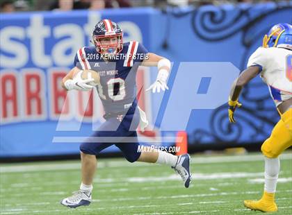 Thumbnail 3 in West Monroe vs. Landry-Walker (LHSAA Class 5A Final) photogallery.