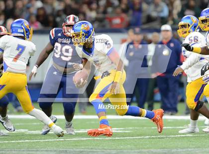 Thumbnail 1 in West Monroe vs. Landry-Walker (LHSAA Class 5A Final) photogallery.