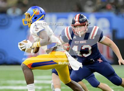 Thumbnail 1 in West Monroe vs. Landry-Walker (LHSAA Class 5A Final) photogallery.