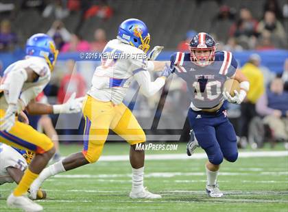 Thumbnail 3 in West Monroe vs. Landry-Walker (LHSAA Class 5A Final) photogallery.