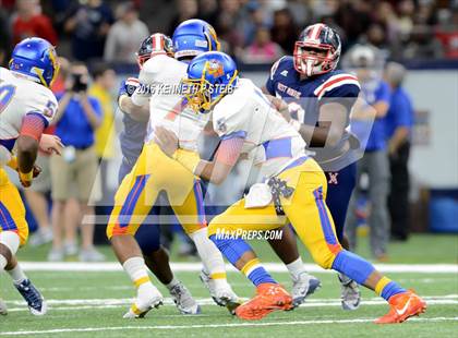 Thumbnail 2 in West Monroe vs. Landry-Walker (LHSAA Class 5A Final) photogallery.