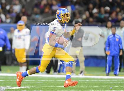 Thumbnail 2 in West Monroe vs. Landry-Walker (LHSAA Class 5A Final) photogallery.