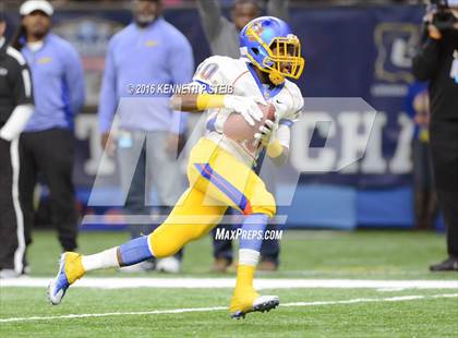 Thumbnail 1 in West Monroe vs. Landry-Walker (LHSAA Class 5A Final) photogallery.