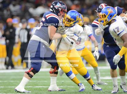 Thumbnail 2 in West Monroe vs. Landry-Walker (LHSAA Class 5A Final) photogallery.