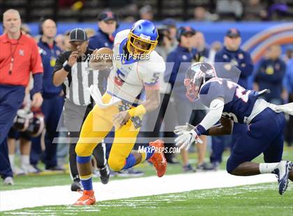 Thumbnail 1 in West Monroe vs. Landry-Walker (LHSAA Class 5A Final) photogallery.