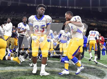 Thumbnail 3 in West Monroe vs. Landry-Walker (LHSAA Class 5A Final) photogallery.