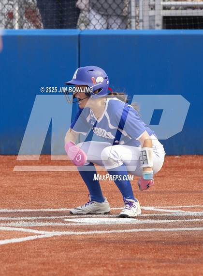 Thumbnail 1 in Auburn vs. Tolono Unity (IHSA 2A Super-Sectional) photogallery.