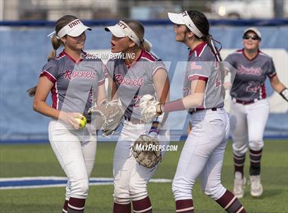 Thumbnail 1 in Auburn vs. Tolono Unity (IHSA 2A Super-Sectional) photogallery.